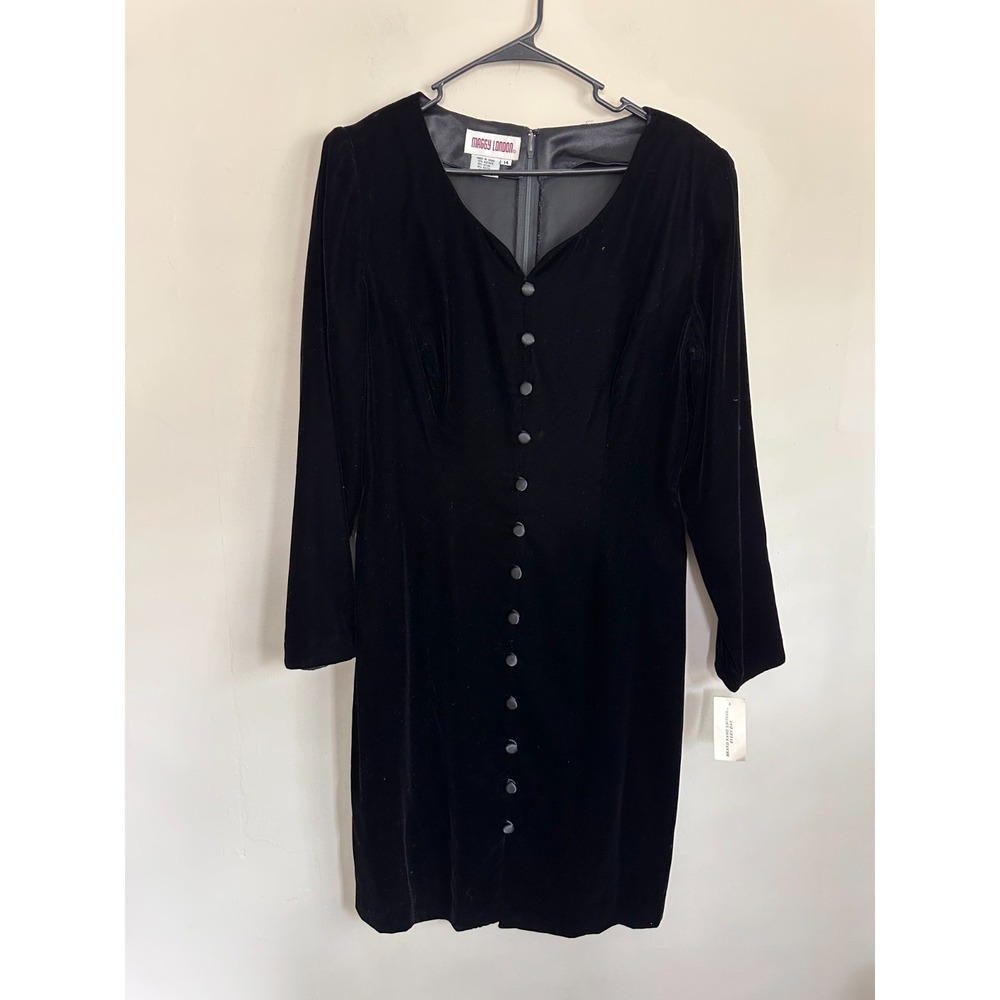 VTG NWT Maggy London Velvet Dress Size 14 Black Long Sleeve Sweatheart Neckline